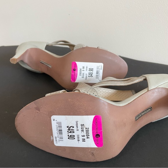 Classiques Entier Perforated Strappy Leather Heels - Picture 4 of 6